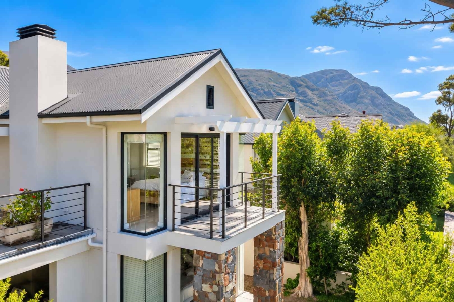 4 Bedroom Property for Sale in Fernkloof Estate Western Cape